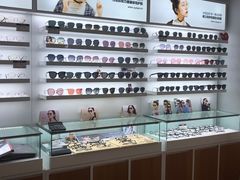 -视野联行眼镜•蔡司•依视路(温江店)