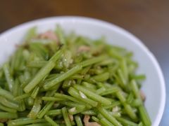 炒芹菜-芦茨金富饭庄·25年老字号·专做稻草鸡