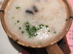 w皮蛋瘦肉粥-新大咀港式茶餐厅(宝山万达店)