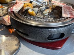 -围炉肉舍•炭烤活鳗•丹东海鲜烤肉(步行街店)