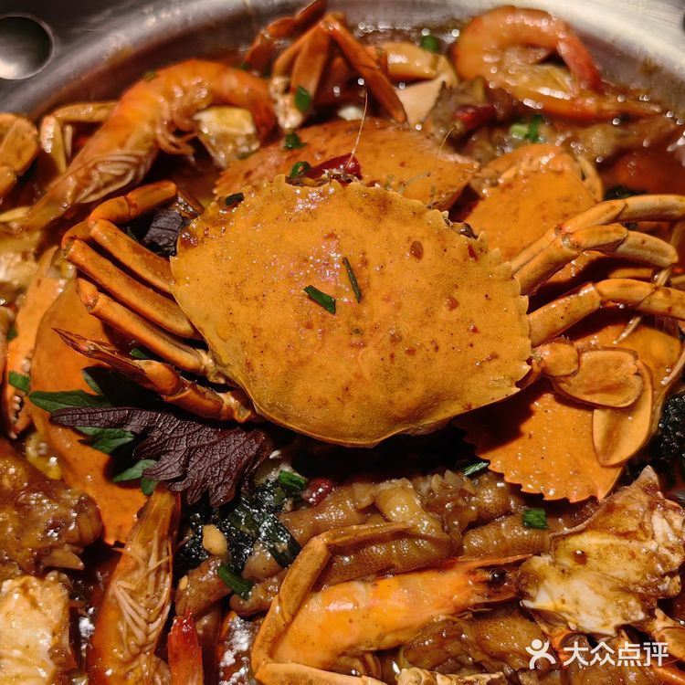 愿每个在深圳的姐妹都能刷到这家肉蟹煲🦀，真的好香！