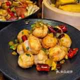 鼓楼边上儿的观景小酒馆，地道川菜那叫一个香！