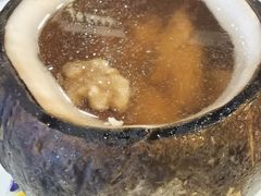 椰子八宝鸡汤-闻见中国海南菜(K11店)