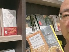 -钟书阁(群光广场店)