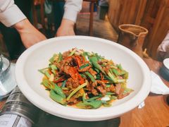 小炒黄牛肉-老滇山寨•云南特色菜•地方菜•民族风情歌舞表演(金碧店)