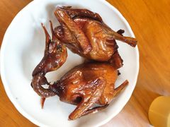 红烧乳鸽-煲煲掂风味煲仔饭餐厅(西区店)