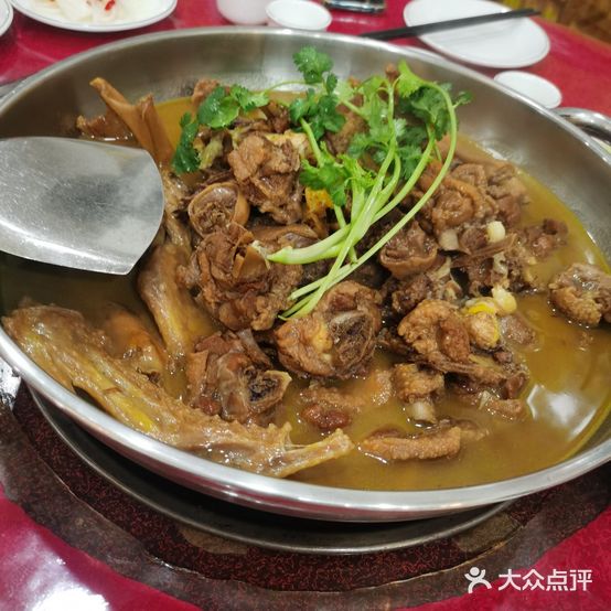 红河长街宴干锅旱鸭(彝人饮食文化街店)