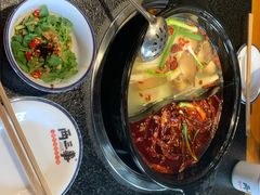 -两三事小郡肝串串香火锅(桂庙店)