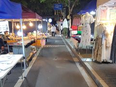 -吴山路夜市