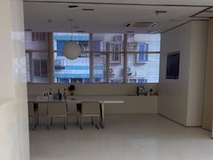 -卡罗酒店(东门晒布地铁站店)