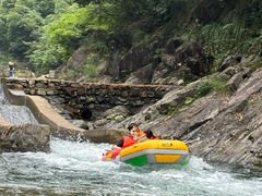 -安吉龙王山峡谷漂流