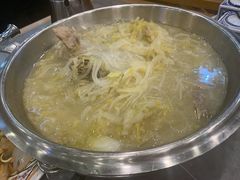 脊骨炖酸菜-东北农家小院(定西路店)
