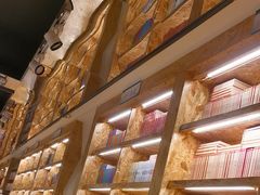 -新华里咖啡书吧(新华书店小寨店)