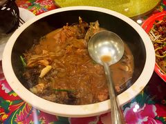 小鸡炖蘑菇-闯关东东北农家菜(崂山石老人店)