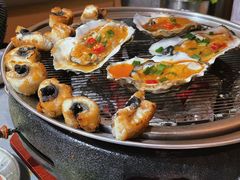 -围炉肉舍•炭烤活鳗•丹东海鲜烤肉(步行街店)