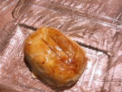 咸蛋黄肉松饼-纯坊佳哥手作(江汉路店)