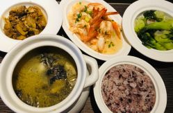 -臻康乃馨月子中心(集美店)