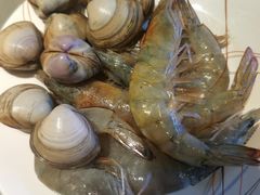 海虾和海蛎子-聚盛源蒸汽海鲜火锅烤肉自助(巨川金海岸购物广场店)