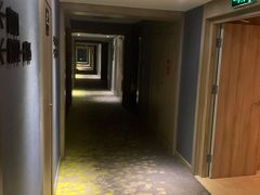 -西安大雁塔科技大学地铁站亚朵酒店