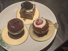 -雍容荟帝王蟹活龙虾展台自助(IFS黑金店)