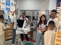 -豪门视光·星趣控·蔡司依视路眼镜代理商(中央大街店)