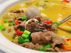 芋头仔烧黄牛肉-头上红煨盐鸡·非遗院子餐厅
