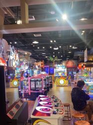 -卡通尼乐园(新达汇三林店)