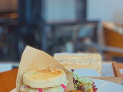 培根芝士牛肉汉堡-YUMI芽米·法式烘焙·咖啡(文化宫店)