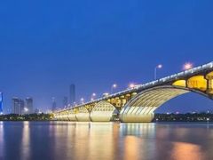 -墨客悦庭酒店(长沙麓谷涉外经济学院店)