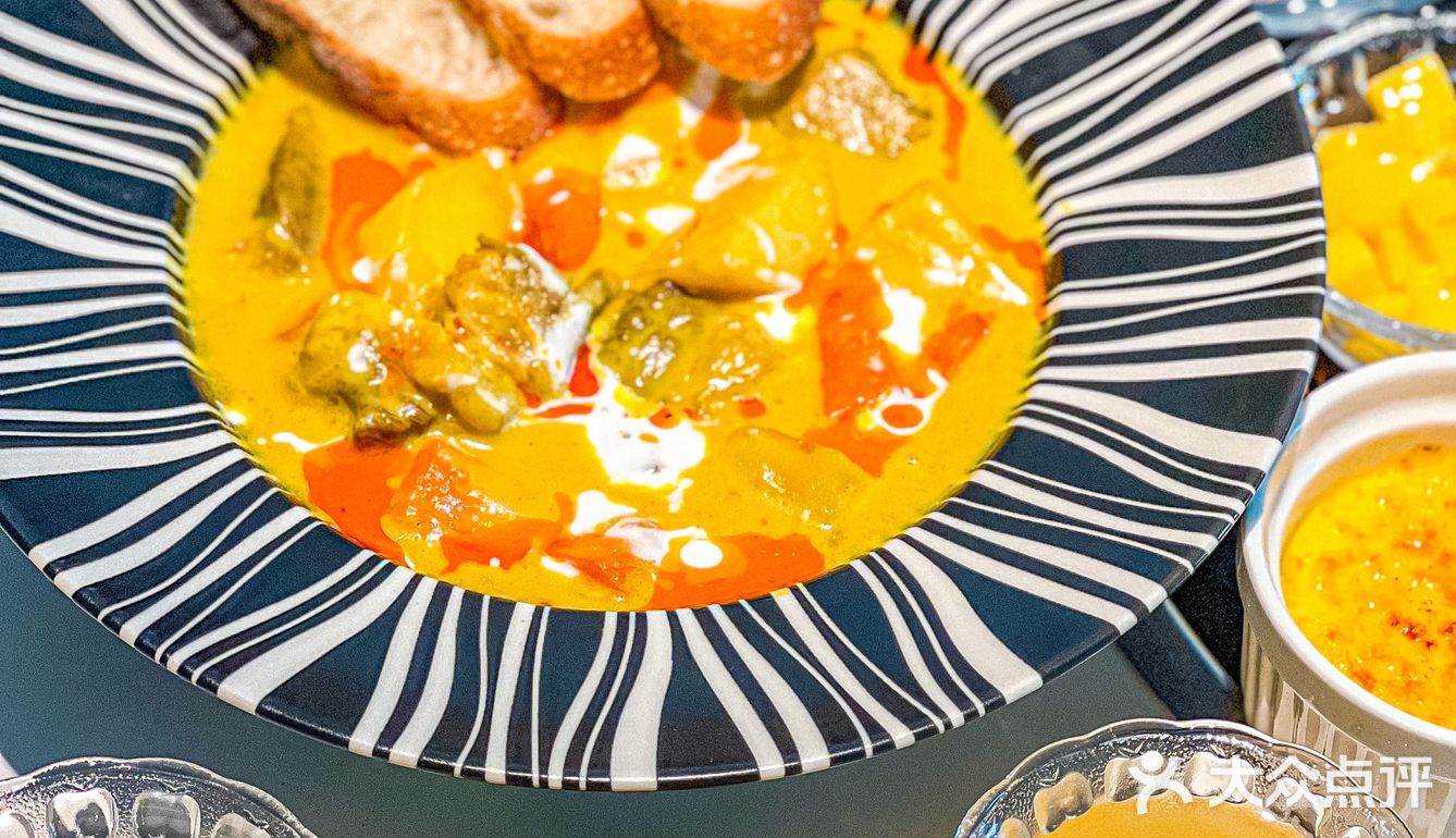 今天就解锁一家隐藏在东门的宝藏泰式料理专门店