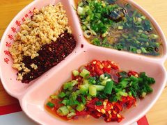 味碟-两角签串串香十一年老字号(机场路店)