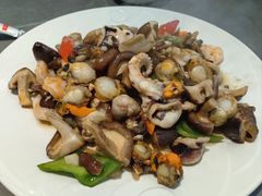 特色海鲜杂瓣-鑫渔港海鲜本地菜·山海关浑锅(东戴河店)