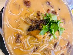 -鹤乡东北菜(崮山路店)