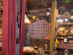 -老牌坊云南鱼豆花火锅(爱建店)