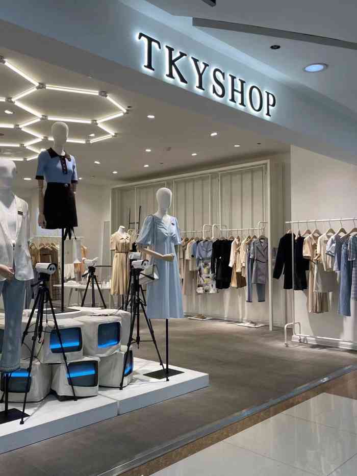 乐客城二的女装基本全部."-大众点评移动版