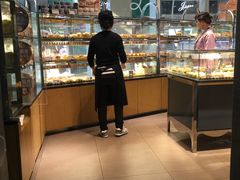 面包甜点陈列柜-巴黎贝甜(卫清西路店)