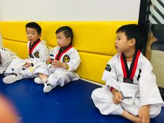 -金载勋跆拳道场(玲东花园店)