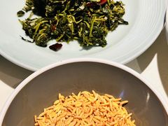 -阿瓦山寨·湘菜现炒·剁椒鱼头王(咸阳总店)