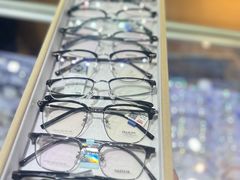 -三叶眼镜城批发市场(上海火车站店)