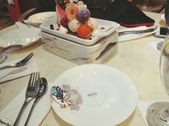 莓果华尔兹风味酸奶冰淇淋冰板烧-哈根达斯(世界城店)