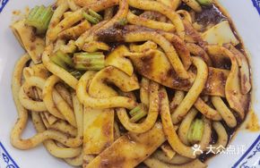 Mixed Rice Noodles and Wide Vermicelli Stir-Fry