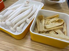 -杨老板·海鲜集市火锅·鲜切牛肉(中防万宝店)