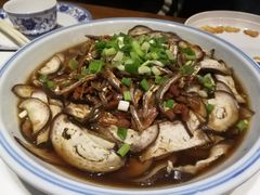 -方国老头包子·39年威海本地老字号•小船海鲜疙瘩汤