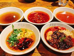 -老牌坊云南鱼豆花火锅(爱建店)