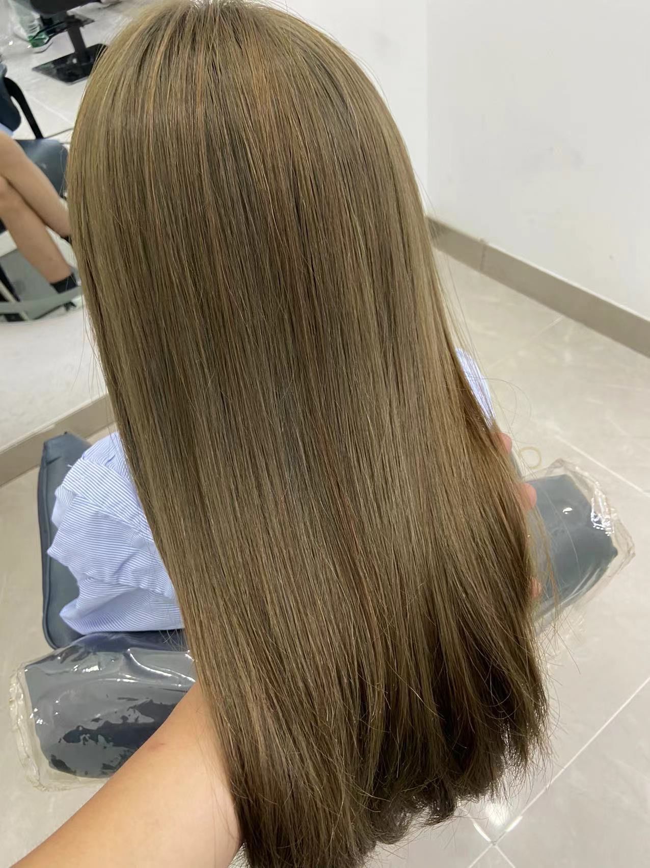 显白的头发颜色推荐