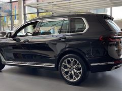 -上海宝信宝马4S店