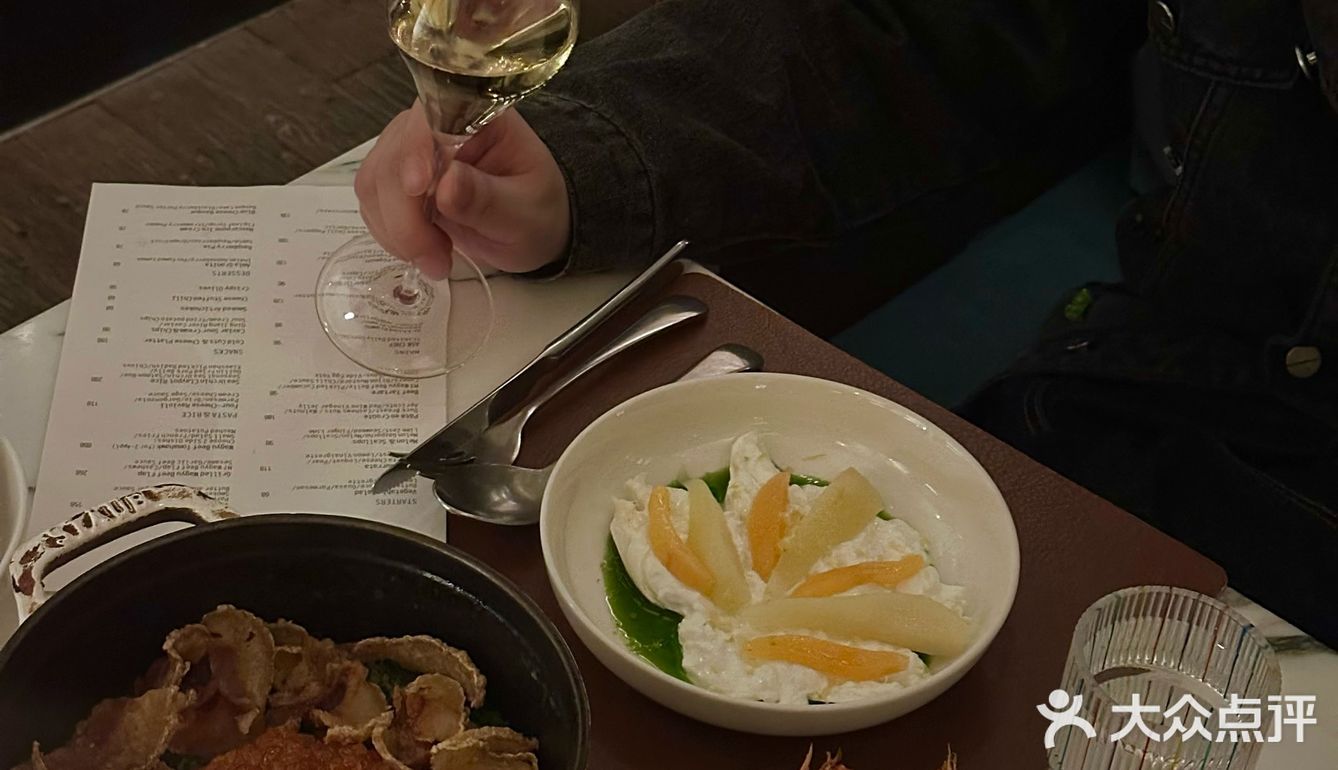 上海五原路的法式bistro🍸好像在欧洲街头