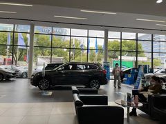 -上海宝信宝马4S店