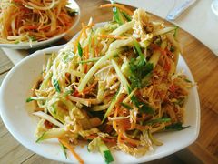 -三江鱼东北特色铁锅炖(骆驼店)