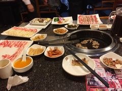 -韩宫宴炭火烤肉(中商世界里店)